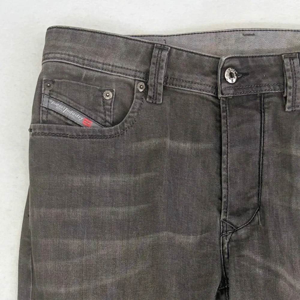 Diesel Larkee Regular Straight Jeans Mens 31x32 0687J Grey Stretch Button Fly